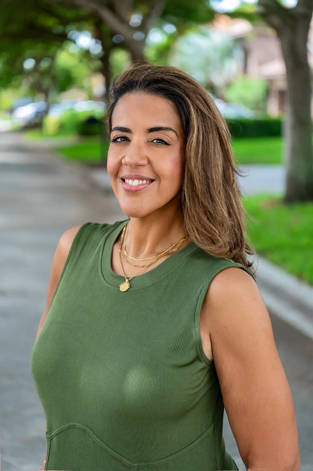 Sherly Millan, close eye contact